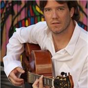 Profesor de Guitarra licenciado y Master en Canada